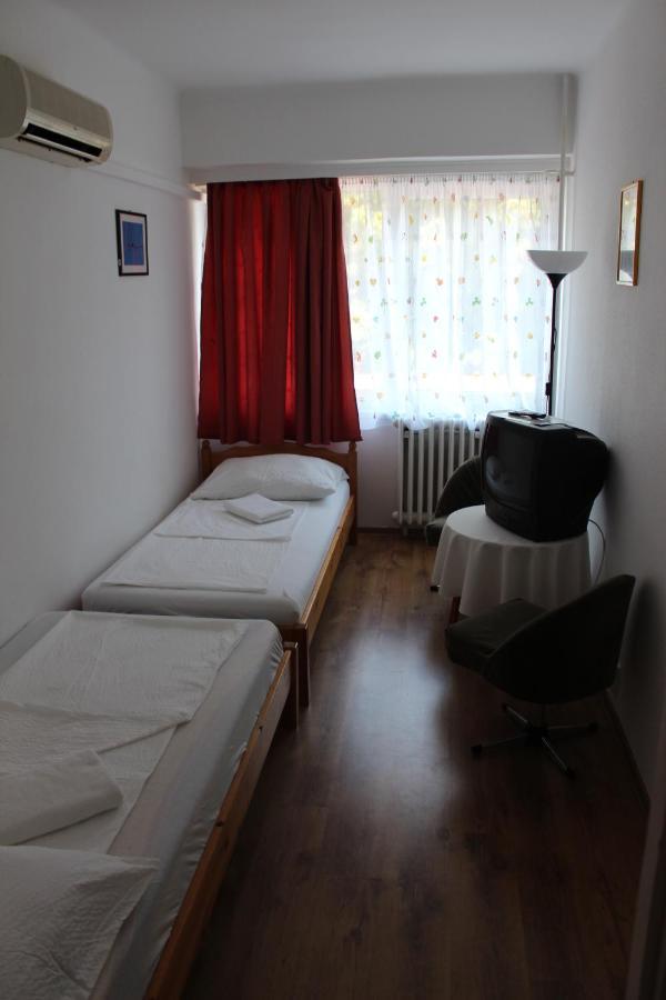 Hotel Tara Ньиредьхаза Экстерьер фото