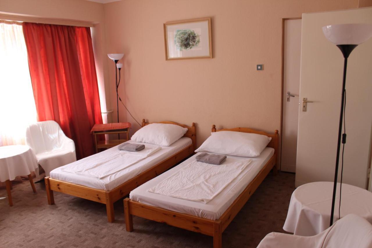 Hotel Tara Ньиредьхаза Экстерьер фото