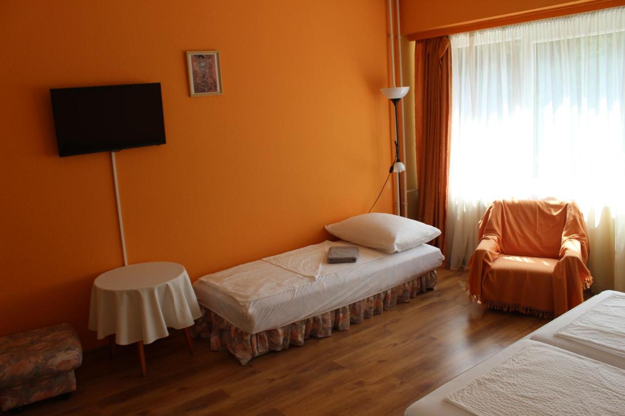 Hotel Tara Ньиредьхаза Экстерьер фото