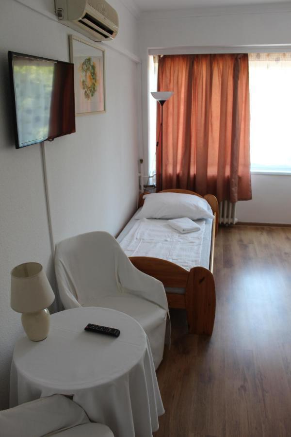 Hotel Tara Ньиредьхаза Экстерьер фото
