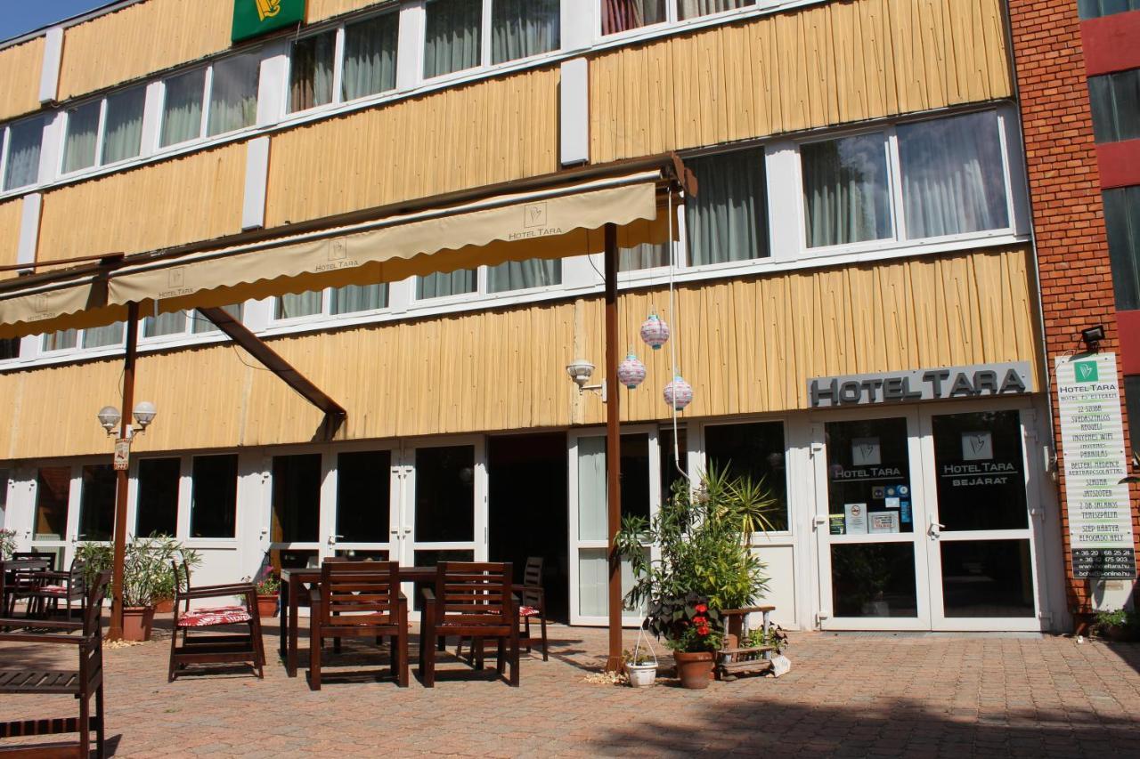 Hotel Tara Ньиредьхаза Экстерьер фото