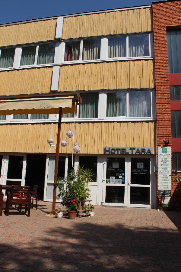 Hotel Tara Ньиредьхаза Экстерьер фото