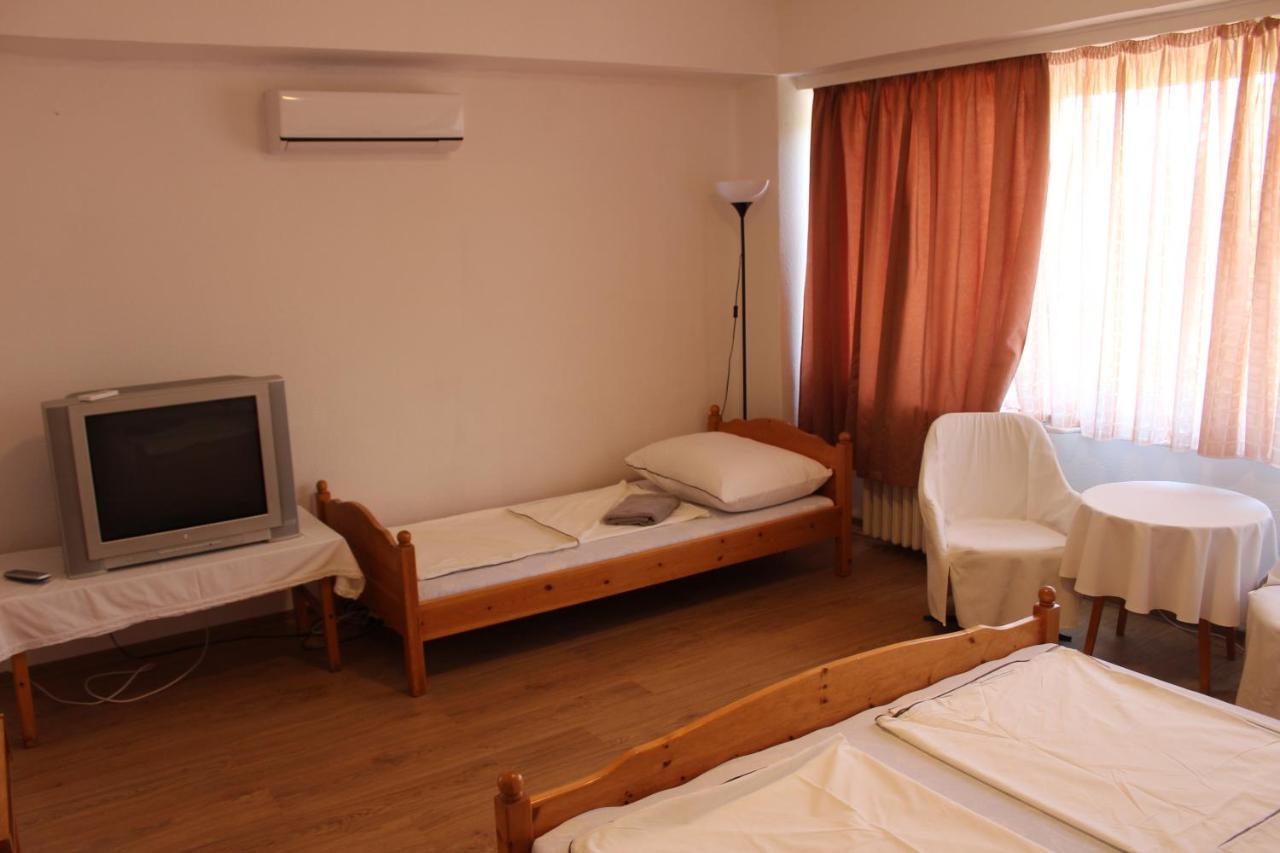 Hotel Tara Ньиредьхаза Экстерьер фото